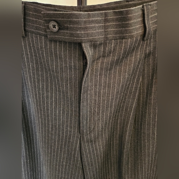 jf j.ferrar Charcoal Pinstripe Men's Suit - Picture 10 of 12